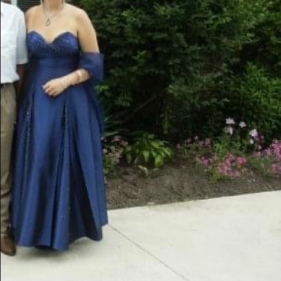 PROM DRESS MIDNIGHT BLUE WITH GEMS OVER DRESS CORSET BACK. - Picture 14 of 14